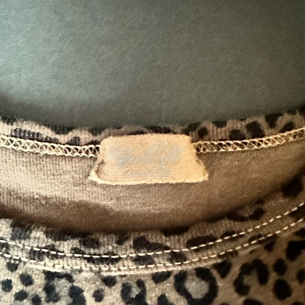 John Galt Cheetah Print Crop Top - Picture 3 of 3